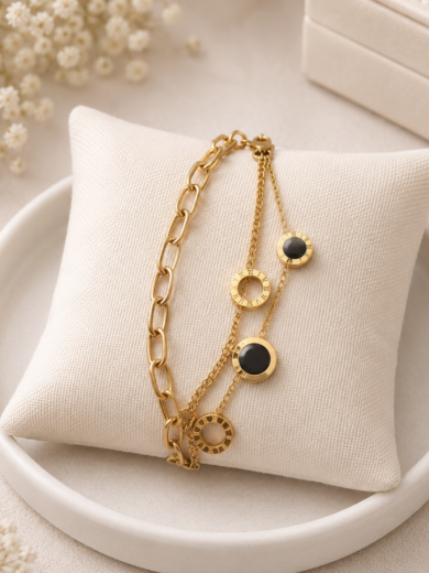 Bracelet Roma Noire doré avec pendentifs chiffres romains noirs